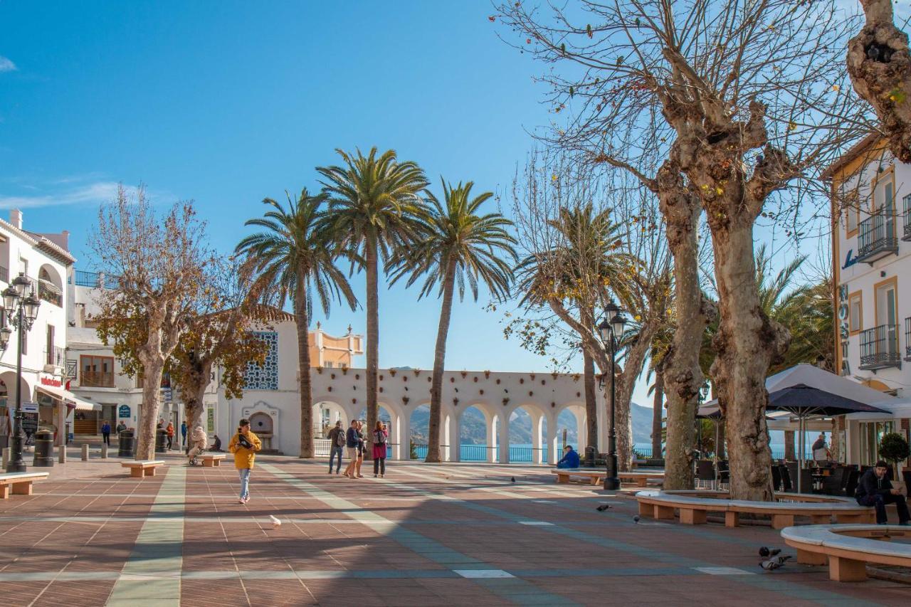 Apartamentos Vacacional En Plaza De Espana نيرخا المظهر الخارجي الصورة