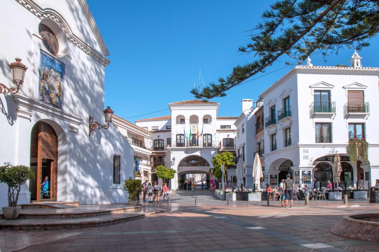 Apartamentos Vacacional En Plaza De Espana نيرخا المظهر الخارجي الصورة